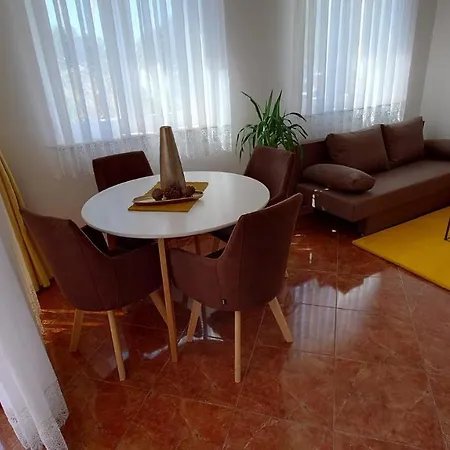 Apartman Lola