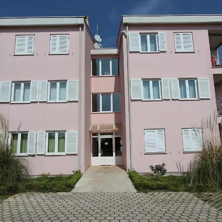 Apartment Lola